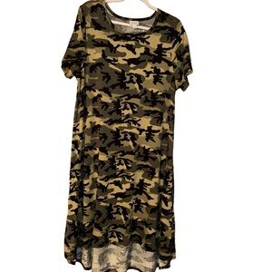 NWOT 𝅺LuLaRoe Carly High-Low Dress Green camo size XL